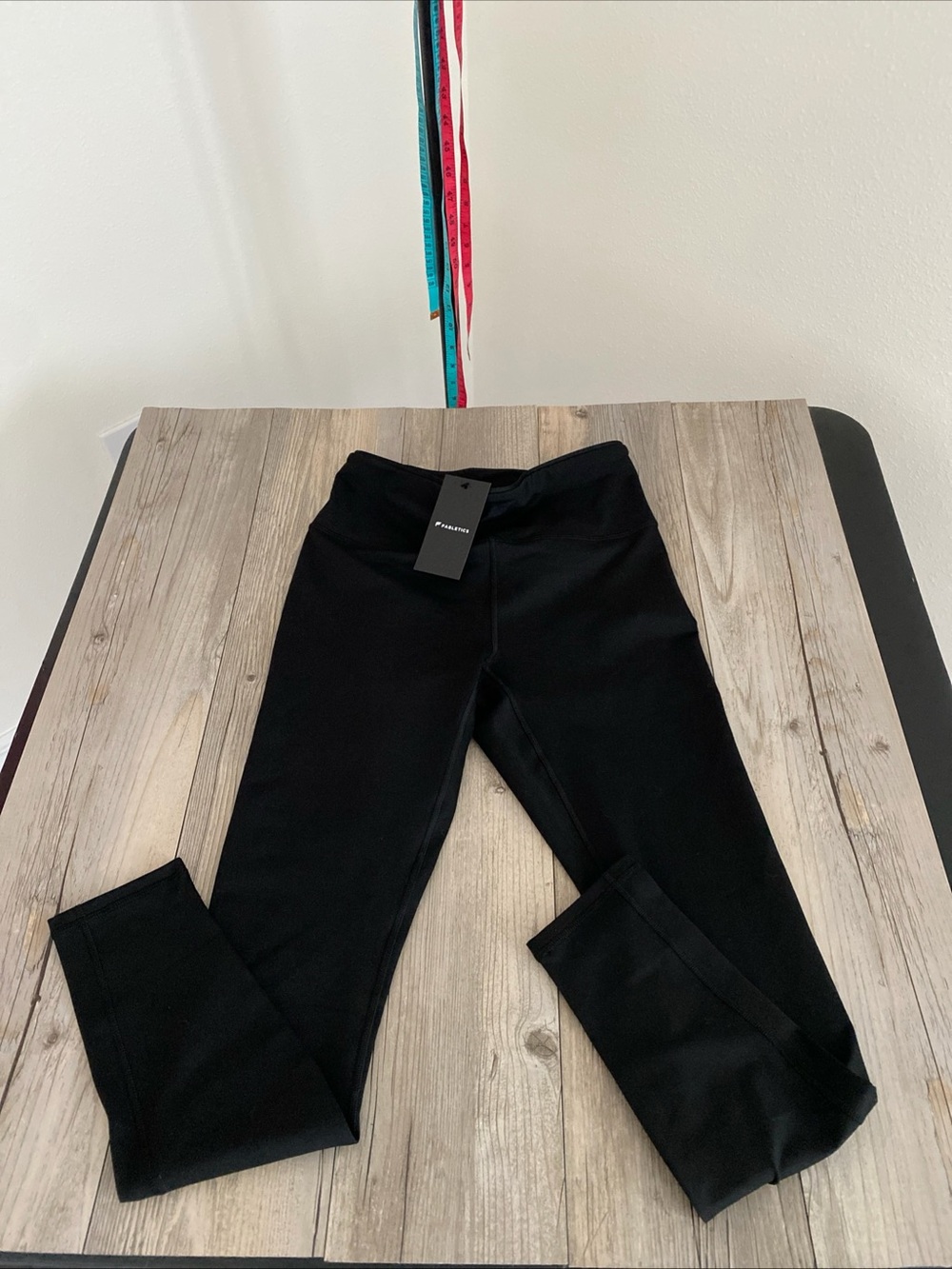 Women's Fabletics Powerhold Black Leggings Regular Medium NWT